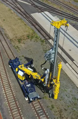 Das Gesamtsystem besteht aus dem Trägergerät mit Mäkler auf Basis einer RTG RG 18 S.